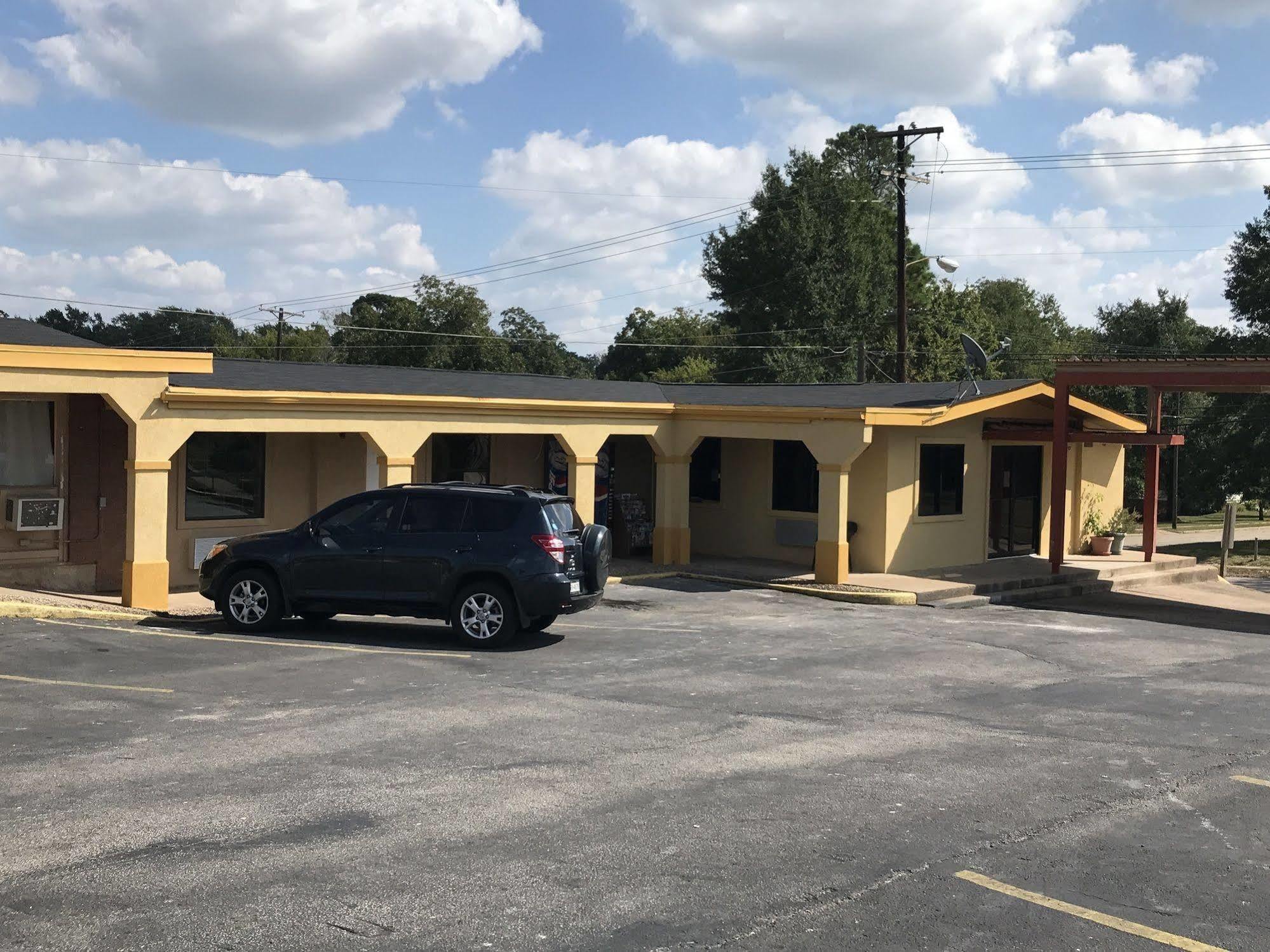 Super 8 By Wyndham Palestine Tx Hotel Eksteriør billede